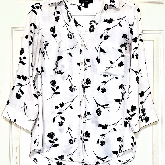 FORTUNE + IVY Button Down Blouse - Picture 2 of 4